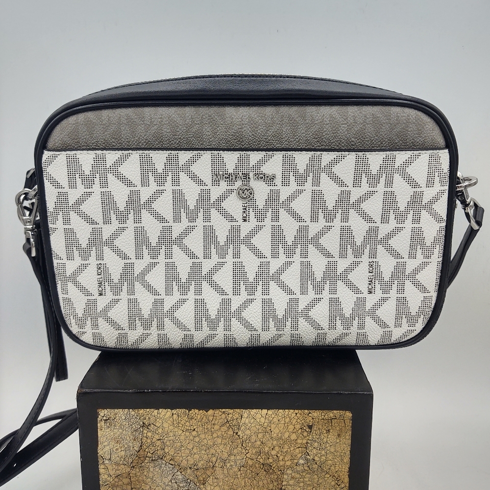 Michael Kors Jet Set Crossbody
